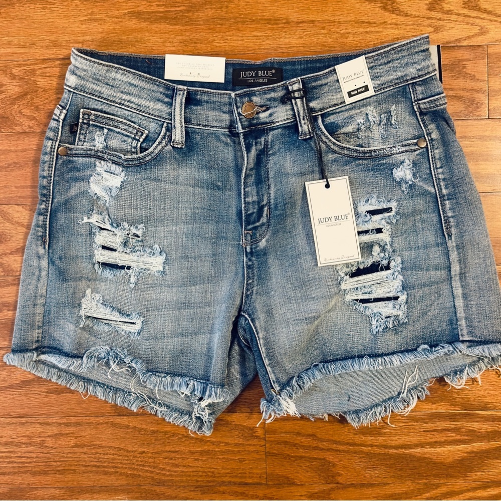 Judy Blue Women's Jean Shorts blue distressed Medium